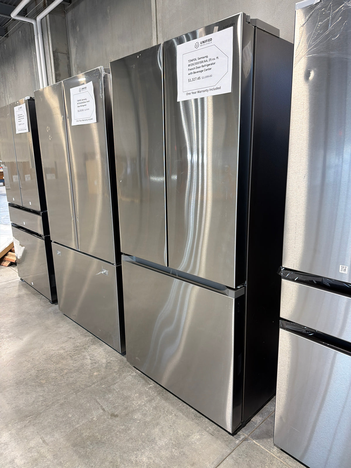 Samsung 25 cu ft French Door Refrigerator with Beverage Center RF25C5551SR/AA – T2NP26