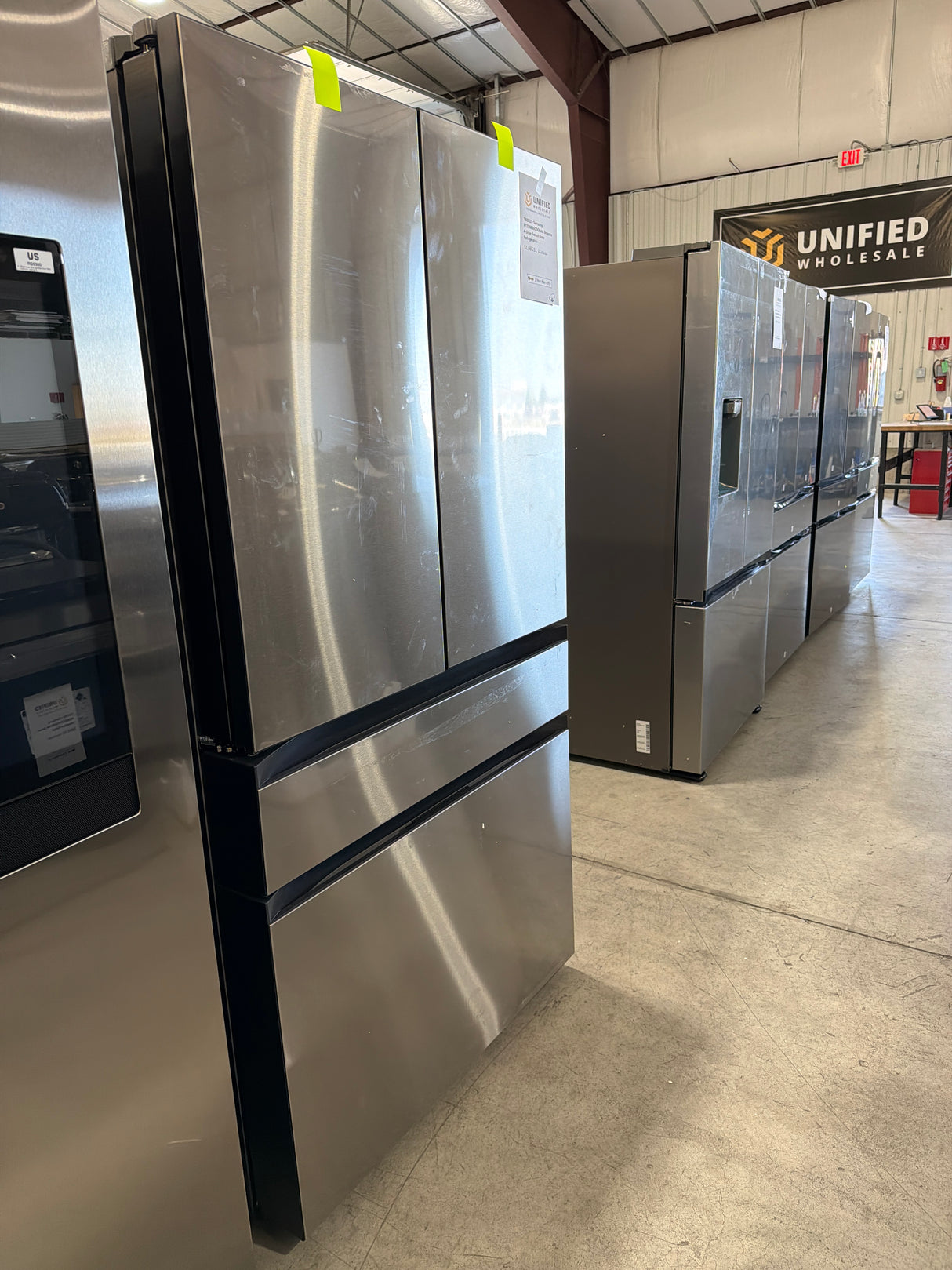T8ID22 - Samsung RF29BB8600QLAA Bespoke 4-Door French Door Refrigerator