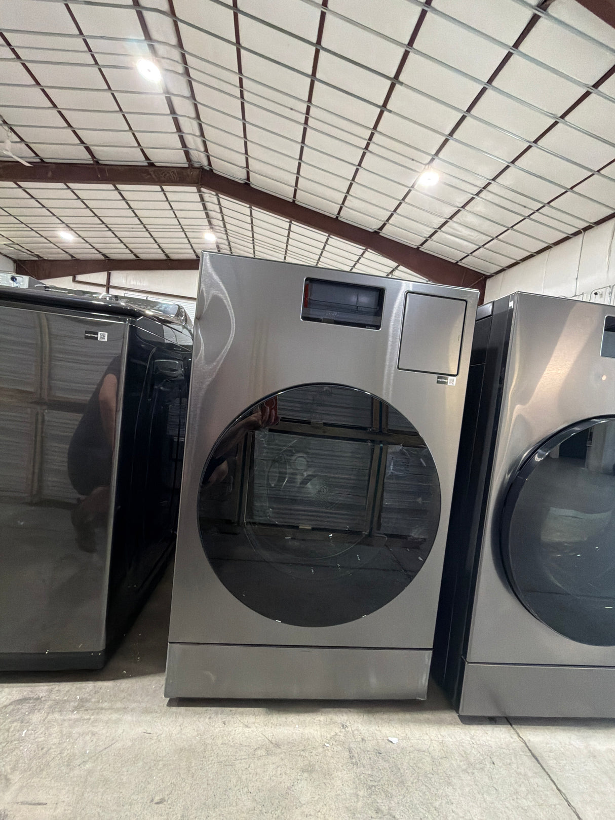 T12ID44 - Samsung WD53DBA900HZA1 5.3 cu. ft. All-in-One Washer & Dryer