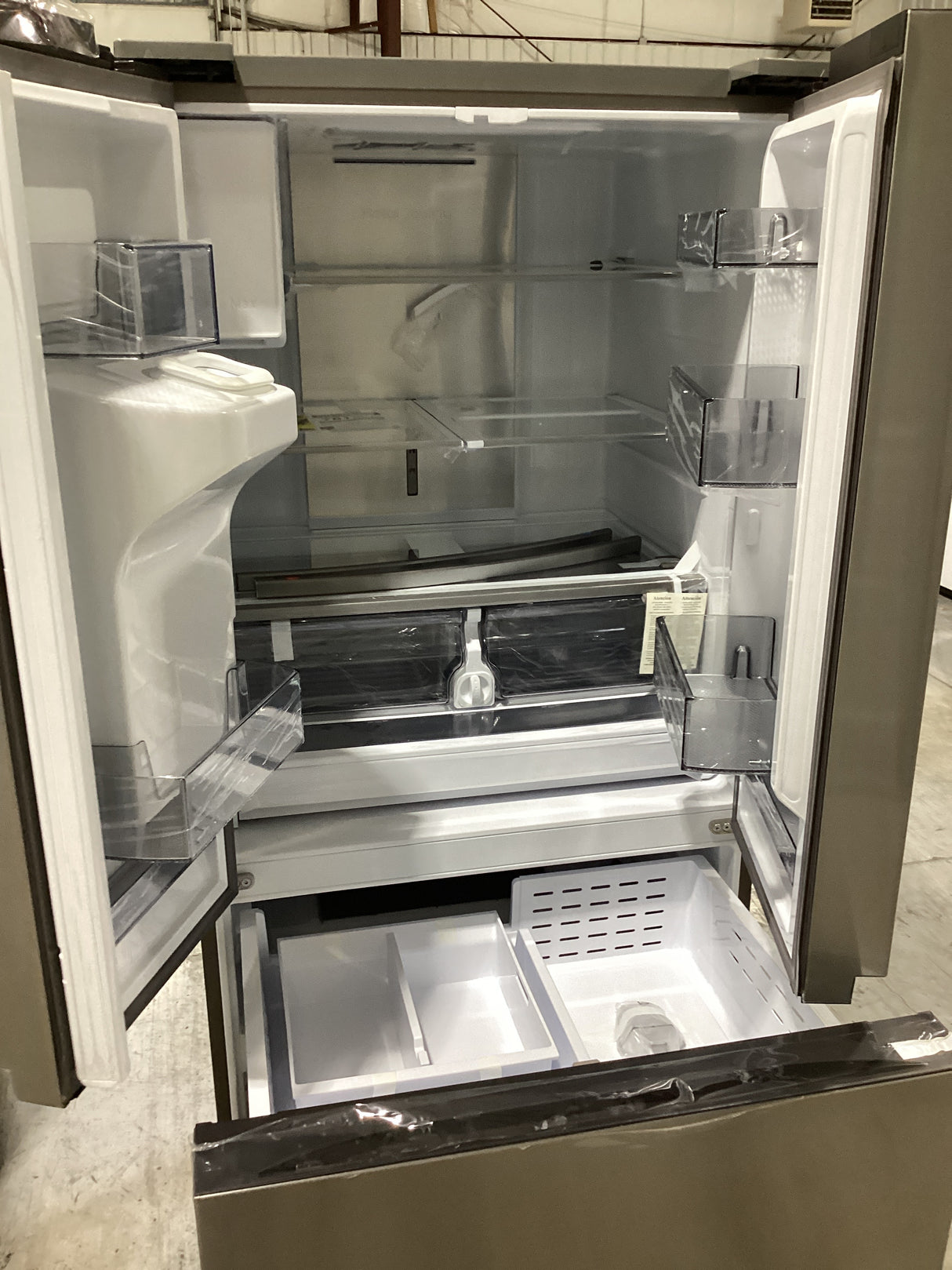 T2ID26 - 36 Inch Smart 3-Door French Door Refrigerator with 30 cu. ft. Total Capacity, Family Hub™, Dual Auto Ice Maker, Slide-In Shelf, Wi-Fi Enabled, RF32CG5900SRAA