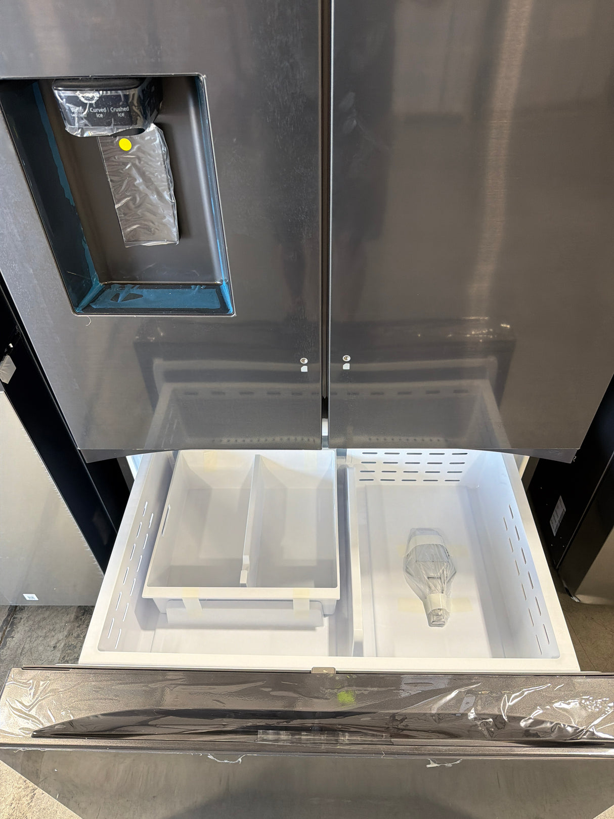 T8ID23 - Samsung RF32CG5400MTAA French Door Refrigerator