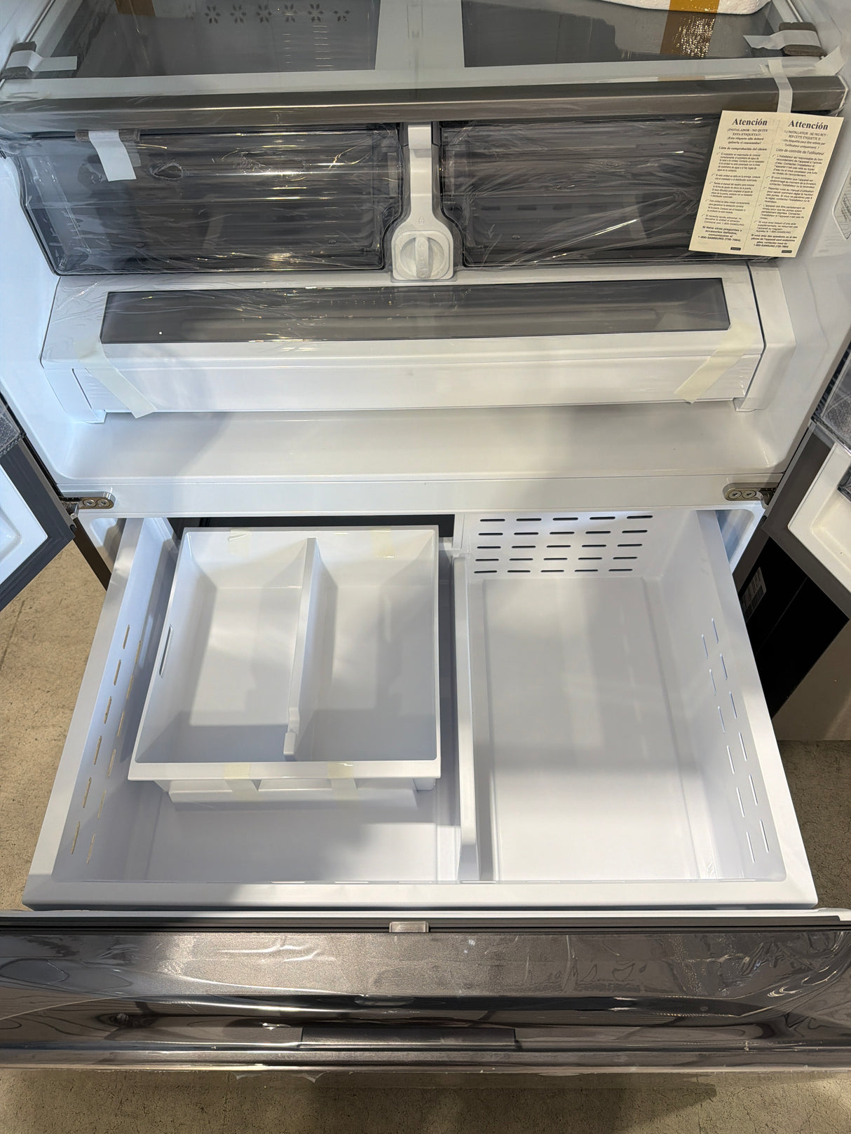 T8ID25 - Samsung RF32CG5B30SRAA Bespoke French Door Refrigerator