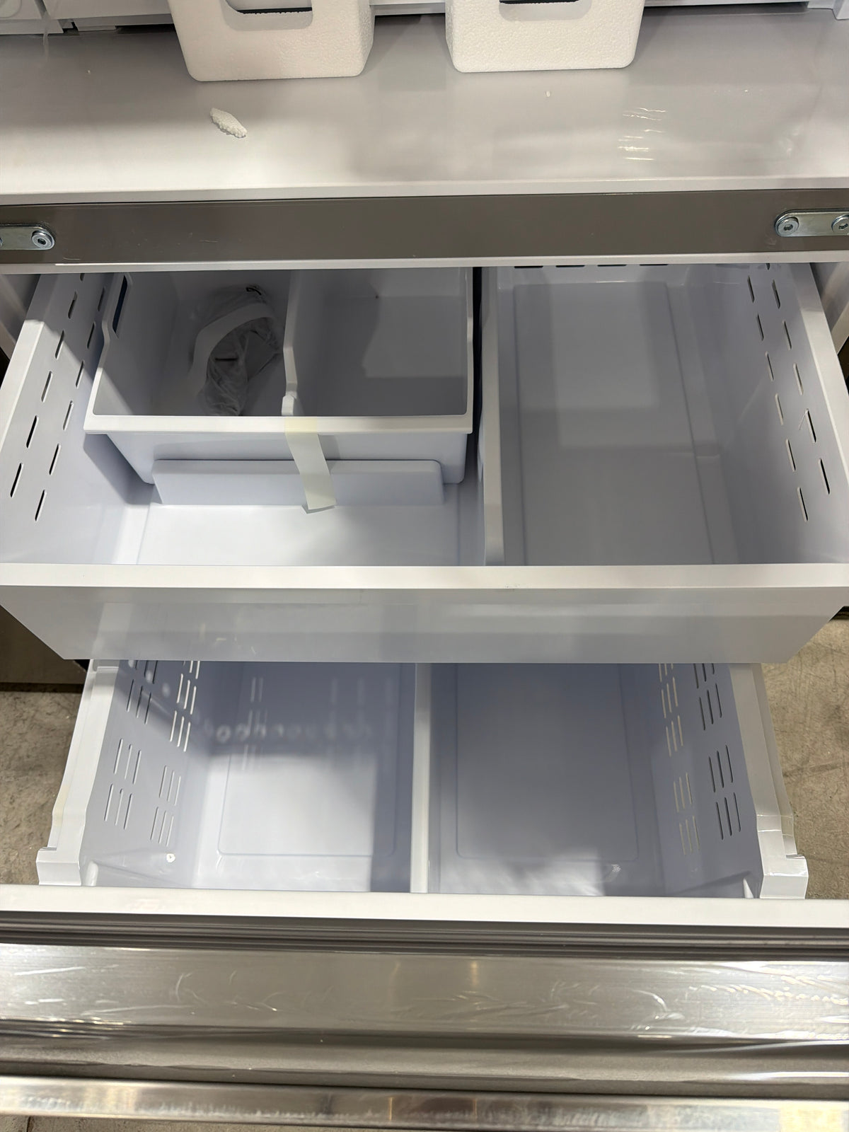 T13ID19 – RF25C5551SR/AA 25 Cu. Ft. French Door Refrigerator – Samsung  Description