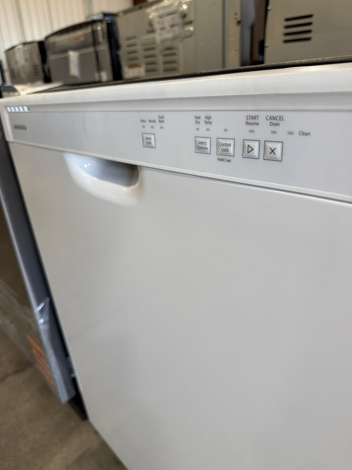 T10ID01 – ADFS2524RW 24" Built-In Dishwasher – Amana