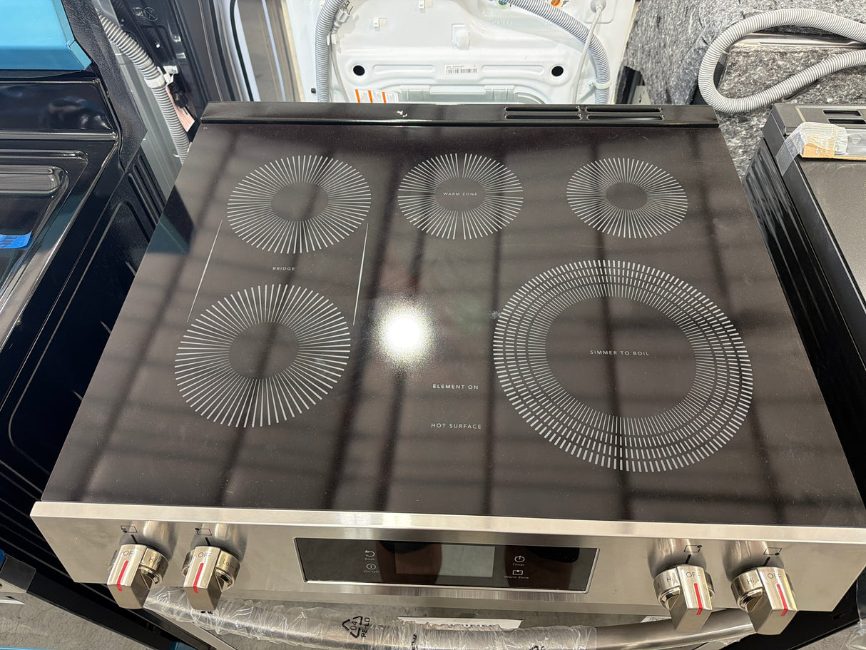 T9ID43 - Frigidaire GCFE3060BF Electric Range