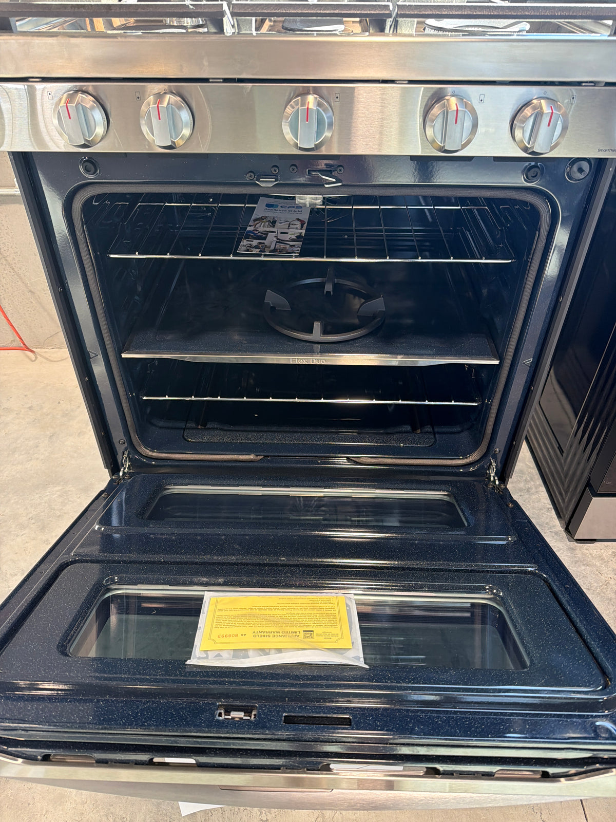 Samsung 6.0 cu ft Smart Gas Range with Air Fry & Convection NX60A6751SS/AA – T2NP24