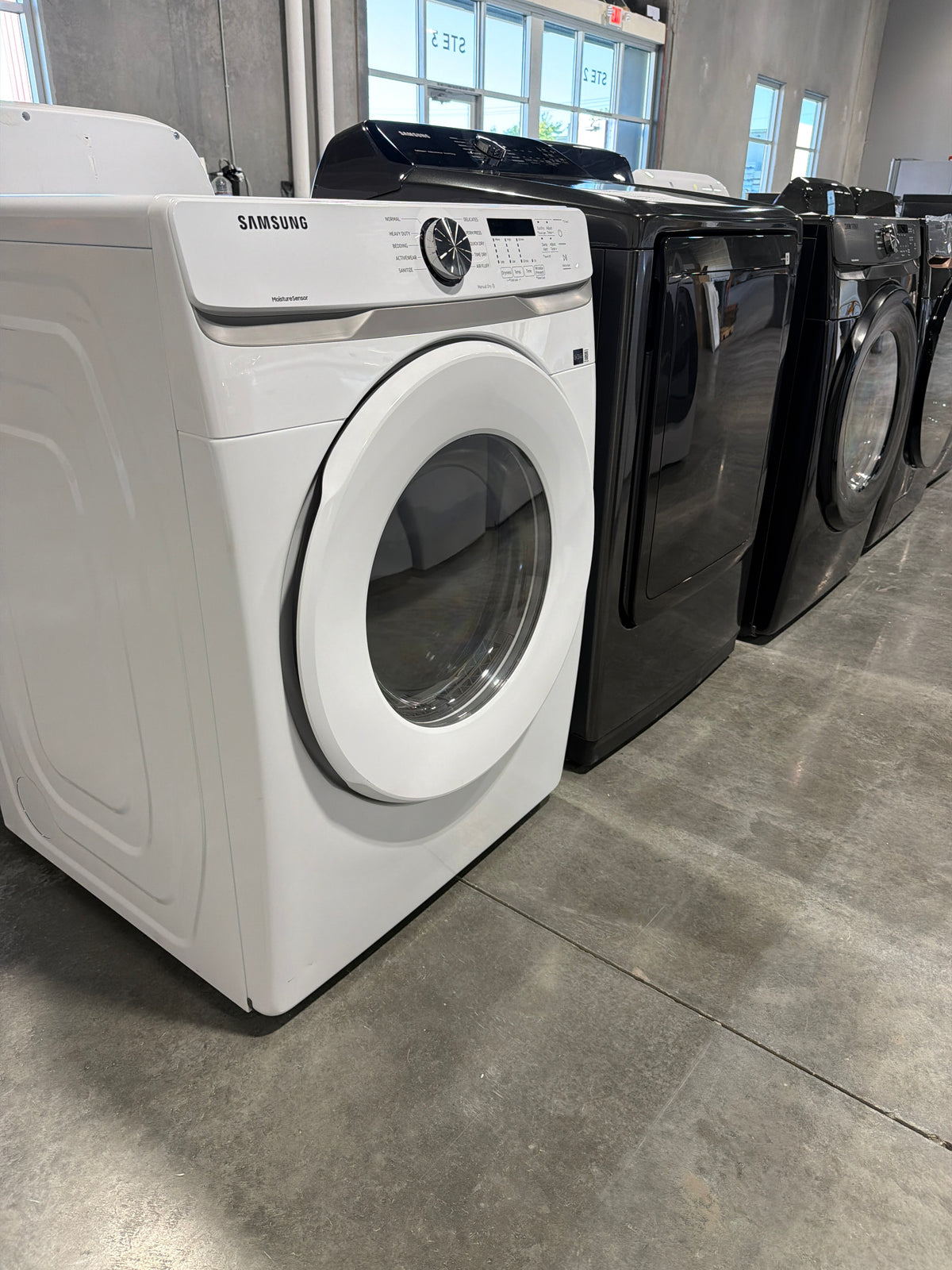 Samsung 7.5 cu ft Smart Electric Dryer with Steam DVE45T6000W/A3 – T2NP06