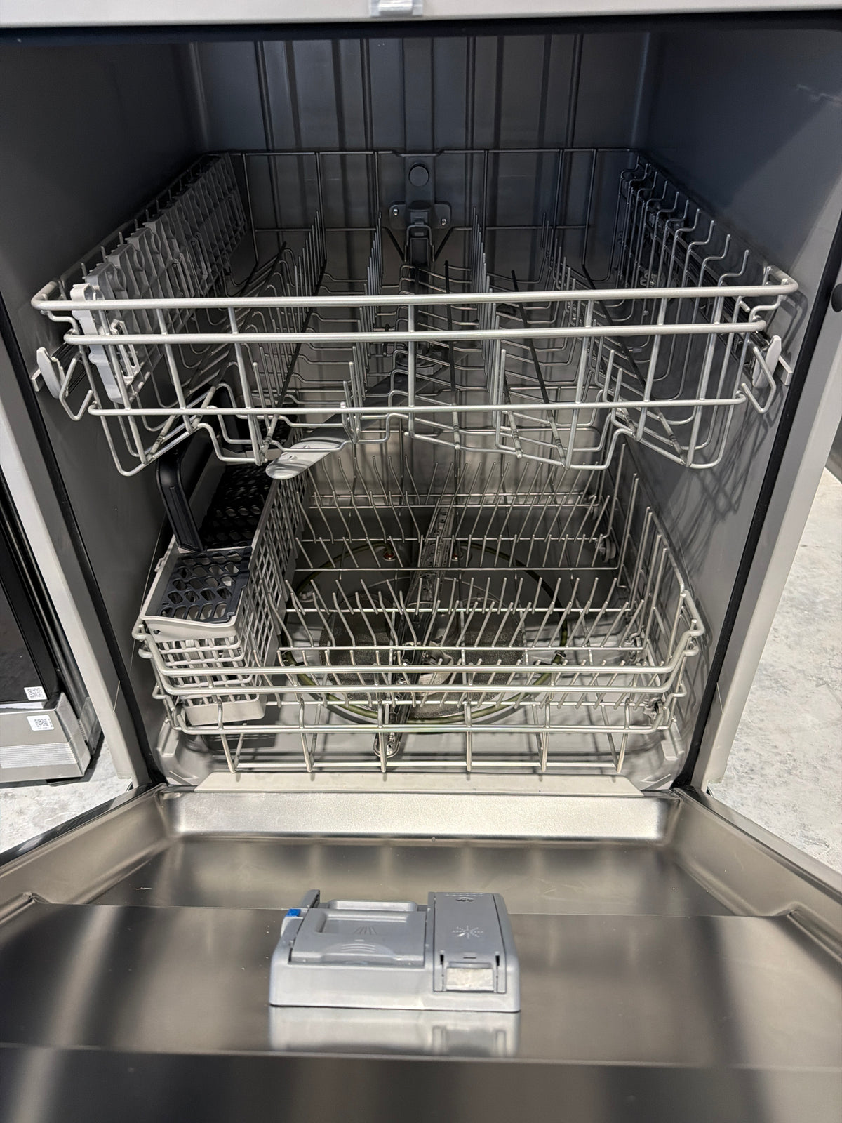 Samsung Built-In Dishwasher with Stainless Steel Tub DW80CG4021SRAA – T2NP02