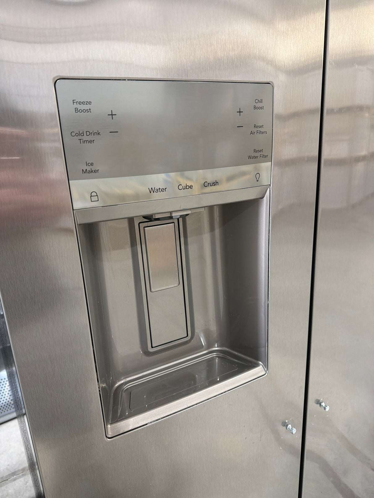 T6ID45 - Frigidaire Gallery - 25.6 Cu. Ft. 36'' Standard Depth Side by Side Refrigerator - Stainless Steel  GRSS2652AF