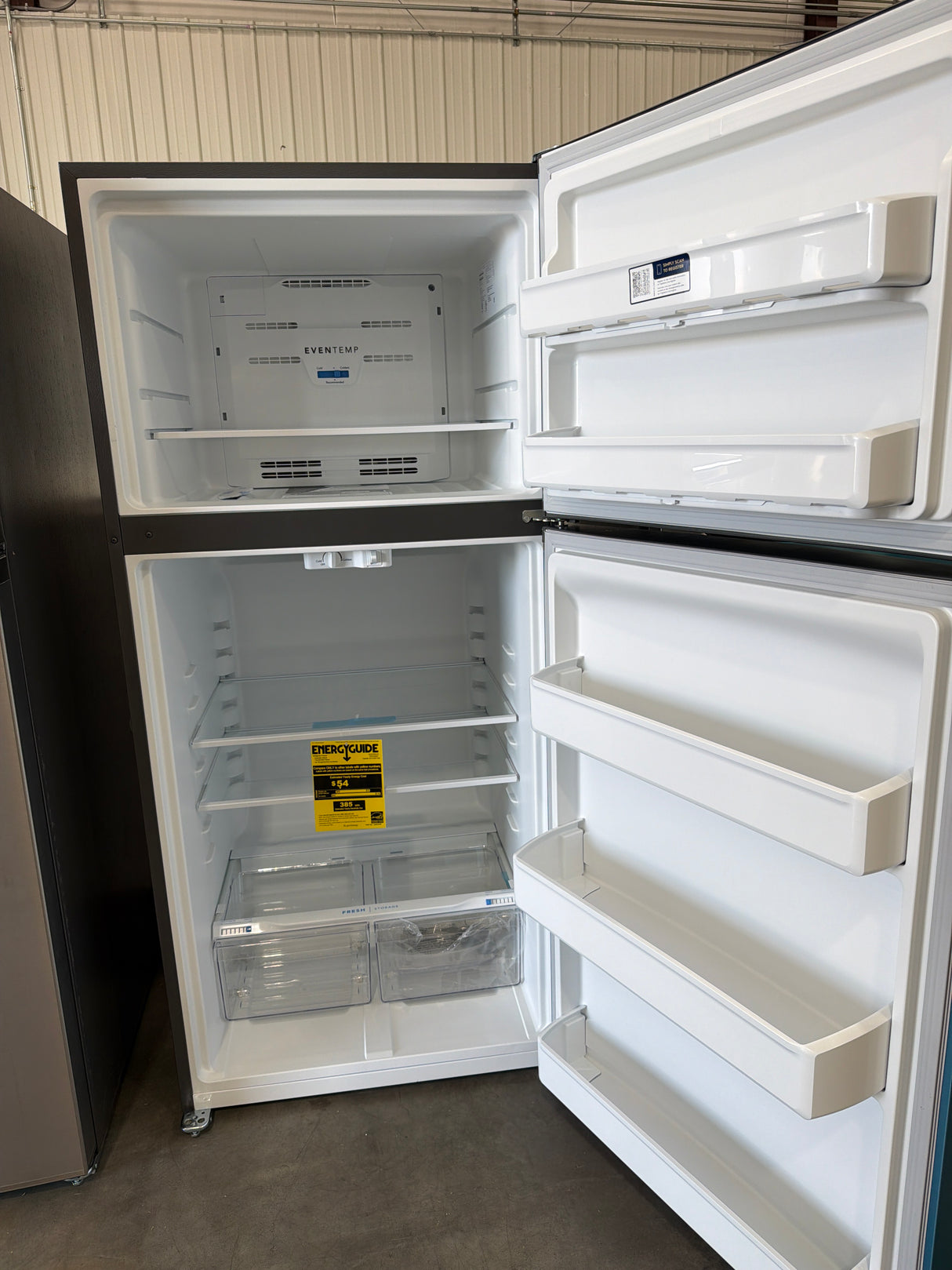 T9ID15 - Frigidaire FFHT2022AS Top Freezer Refrigerator