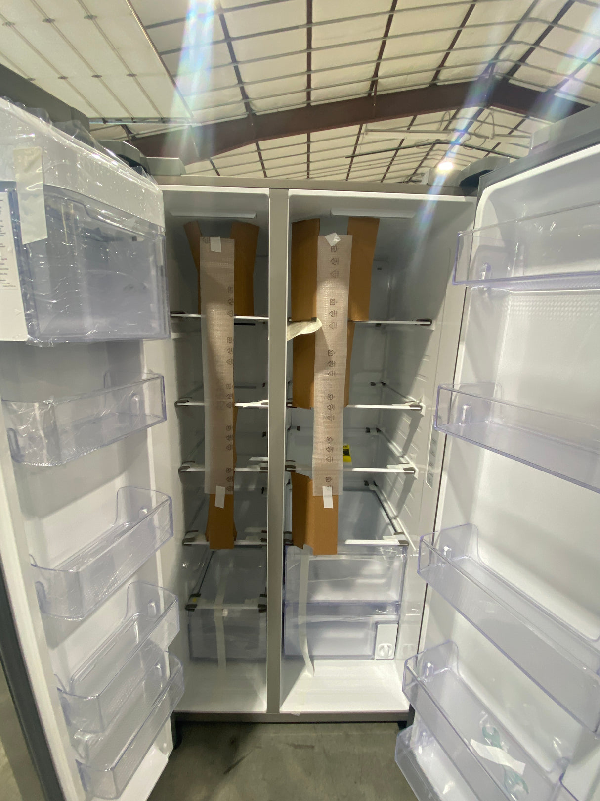 T12ID18 - Samsung RS28A500ASR/AA 28 cu. ft. Side-by-Side Refrigerator
