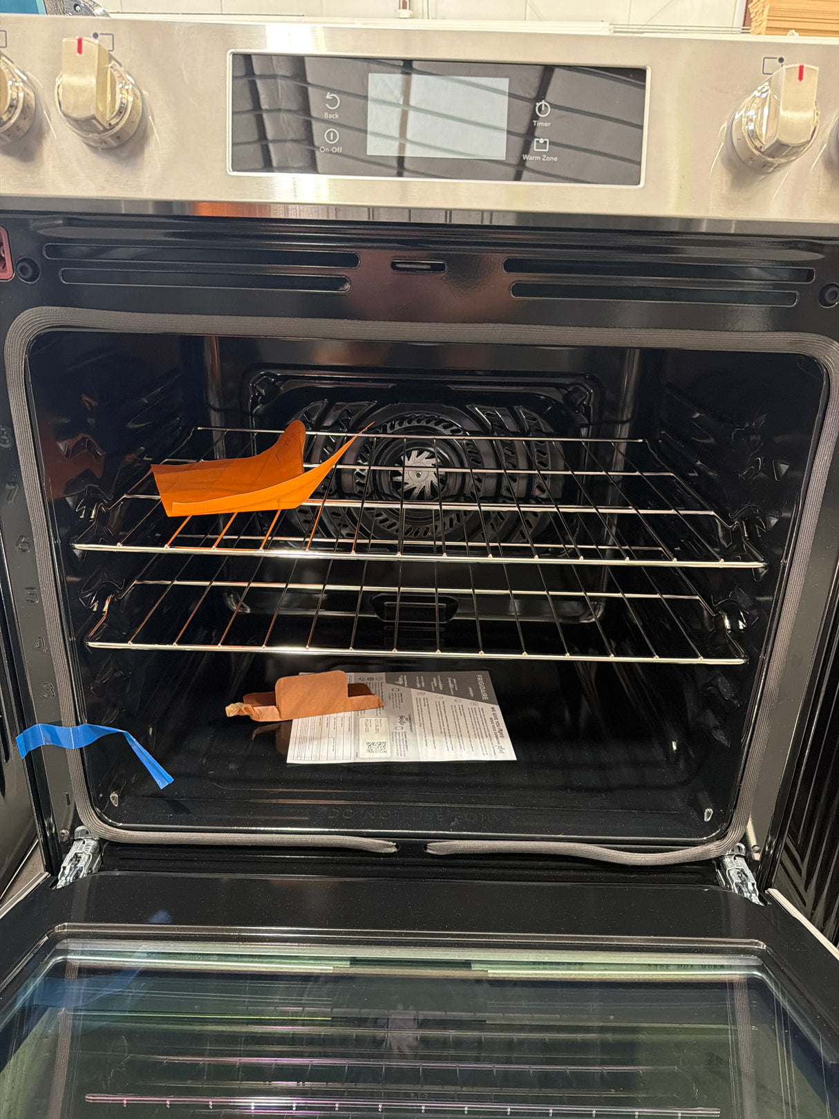 T9ID43 - Frigidaire GCFE3060BF Electric Range