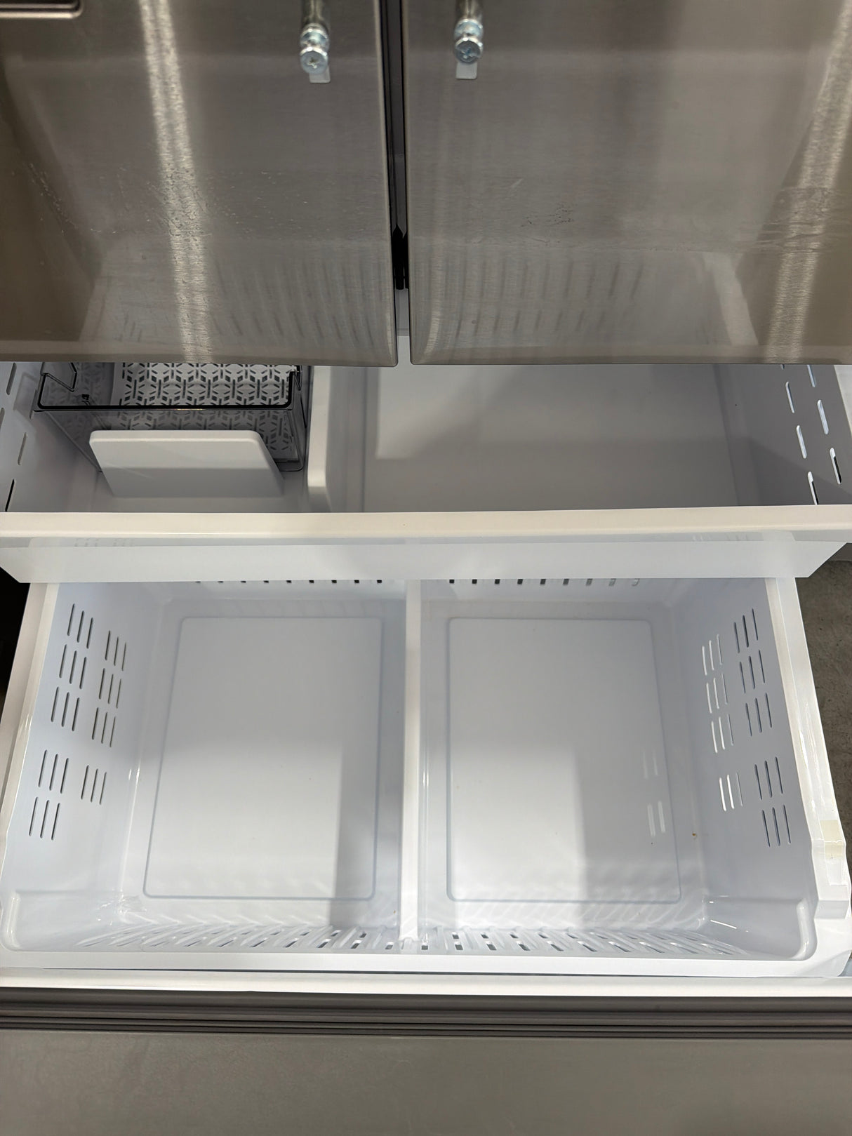 T11ID27 Samsung 29 cu ft French Door Refrigerator with Sphere Ice RF70H30GERAA –