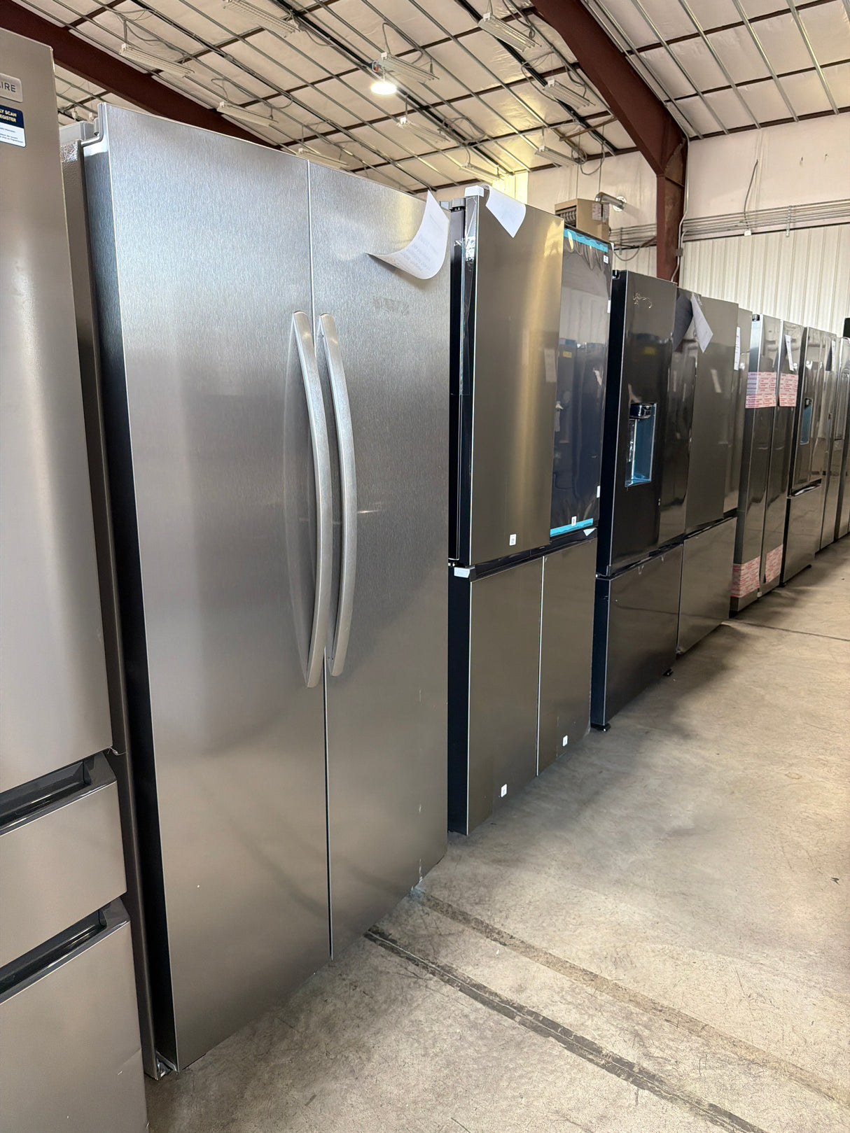 T9ID38 - Frigidaire FRSN2610AF Side-by-Side Refrigerator