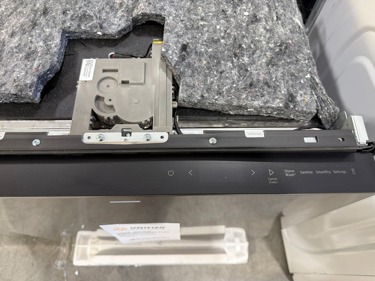 T8ID14 - Samsung DW90F89P0USR/AA Smart Built-In Dishwasher