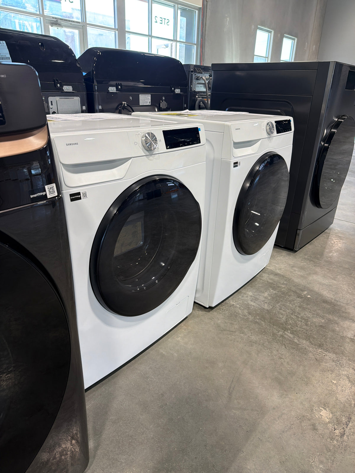 Samsung 2.5 cu ft Compact Front Load Washer WW25FG6B34BEA2 – T2NP39