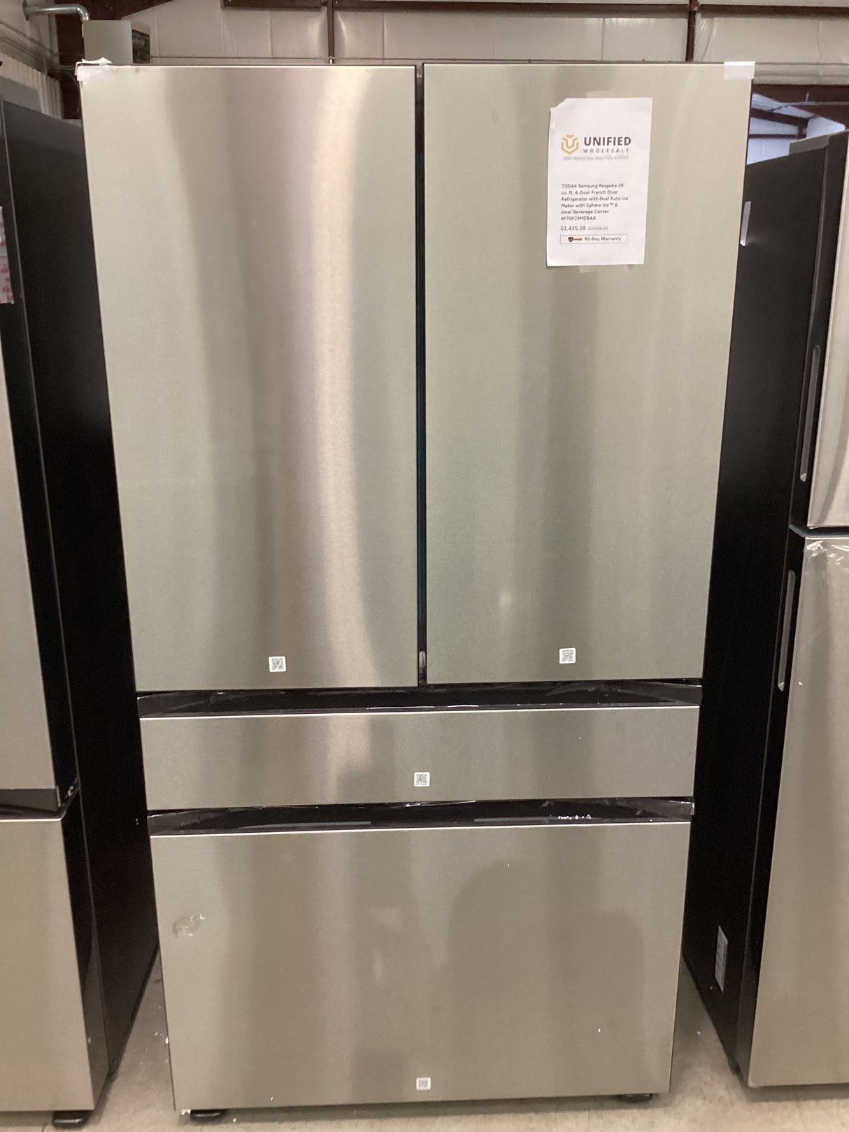 T1ID44 Samsung Bespoke 29 cu. ft. 4-Door French Door Refrigerator with Dual Auto Ice Maker with Sphere Ice™ & Inner Beverage Center RF70F29MERAA