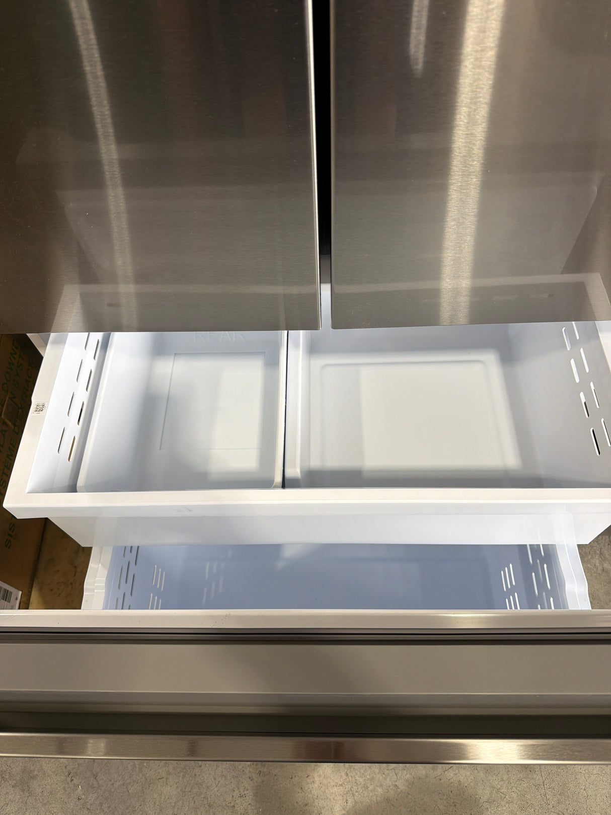 T12ID01 - Samsung RF18A5101SR/AA 17.5 cu. ft. French Door Refrigerator