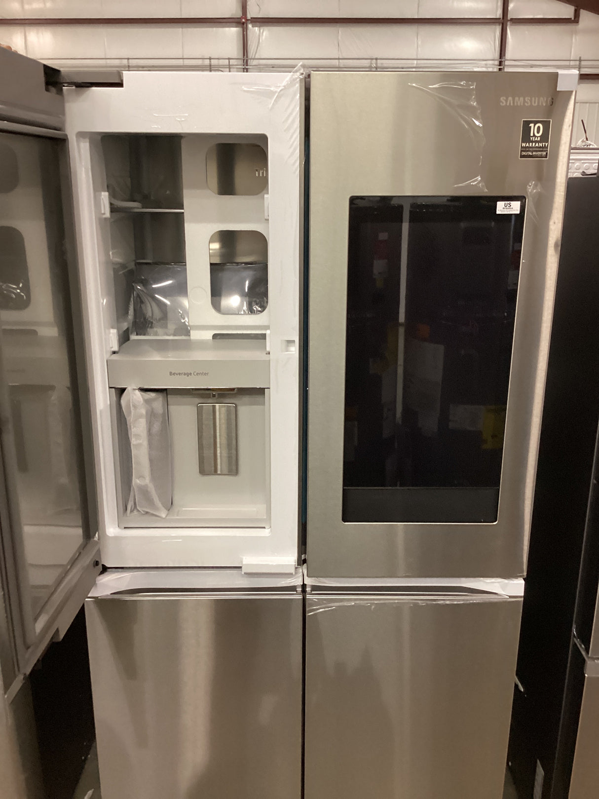 T1ID30  23 cu. ft. Smart Counter Depth 4-Door Flex™ refrigerator with Family Hub™ and Beverage Center in Stainless Steel RF23A9771SR/AA