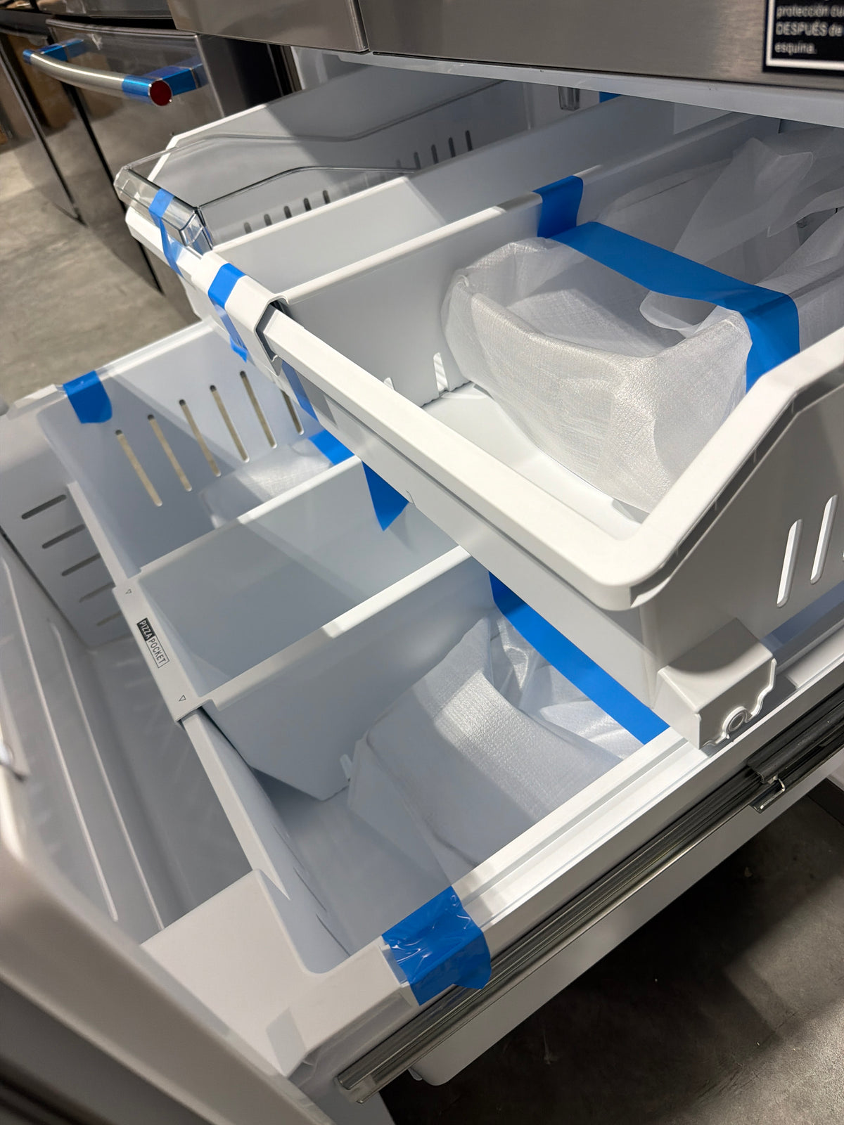 Whirlpool 30.5 cu ft French Door Refrigerator WRFF3136SZ - scratch and dent, Nampa ID (photo 3)