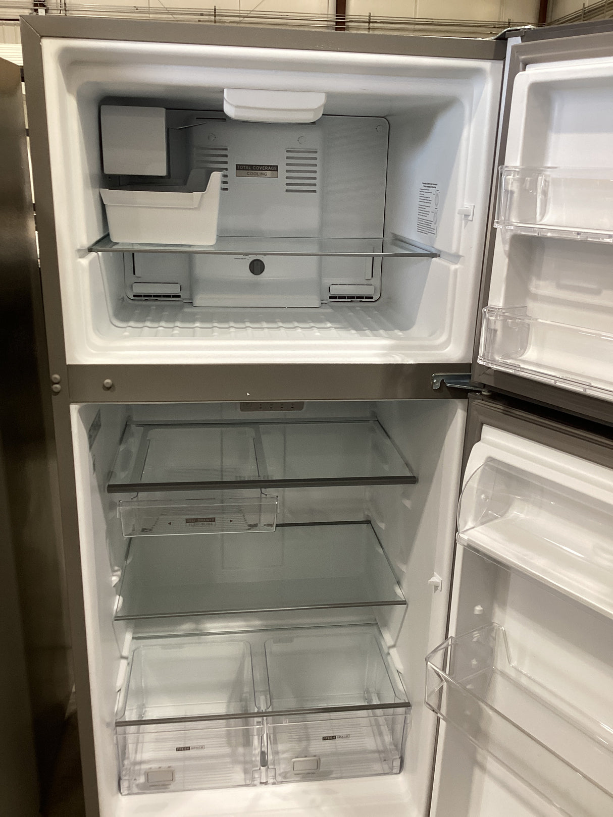 T7ID14 Whirlpool WRTX7419SZ Refrigerator Top Freezer 19 Cu. Ft.