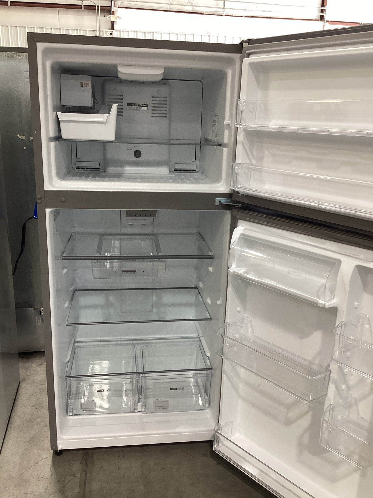 T7ID16 Whirlpool WRTX7419SZ Refrigerator Top Freezer 19 Cu. Ft.