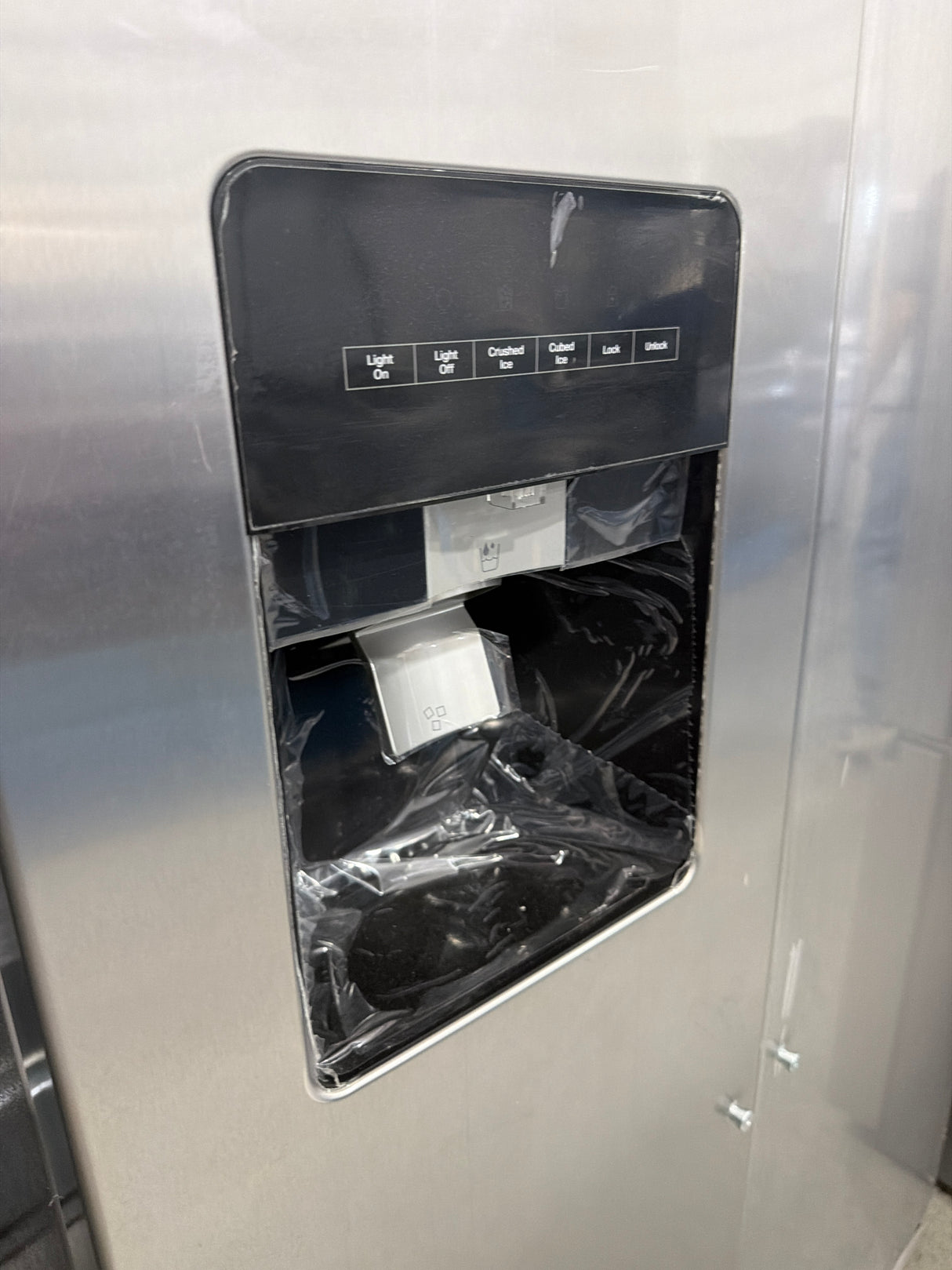 T10ID41 – WRS315SDHM Side-by-Side Refrigerator – Whirlpool